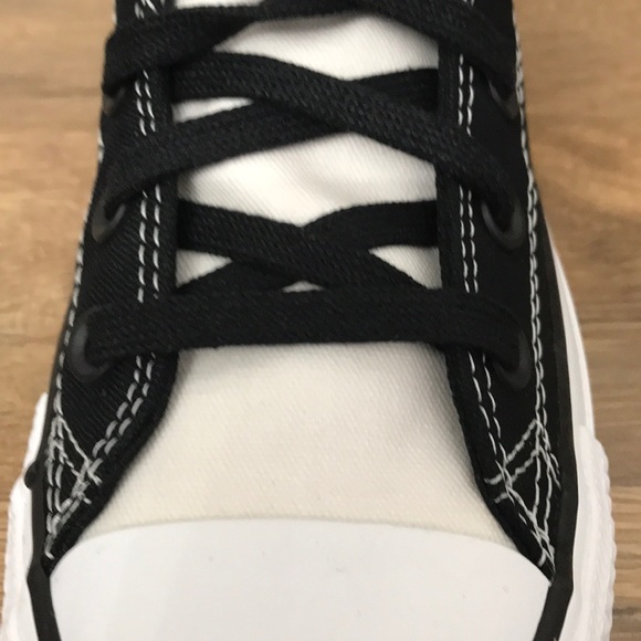 CONVERSE CTAS HIGH TOP BRAND NEW - Picture 10 of 15